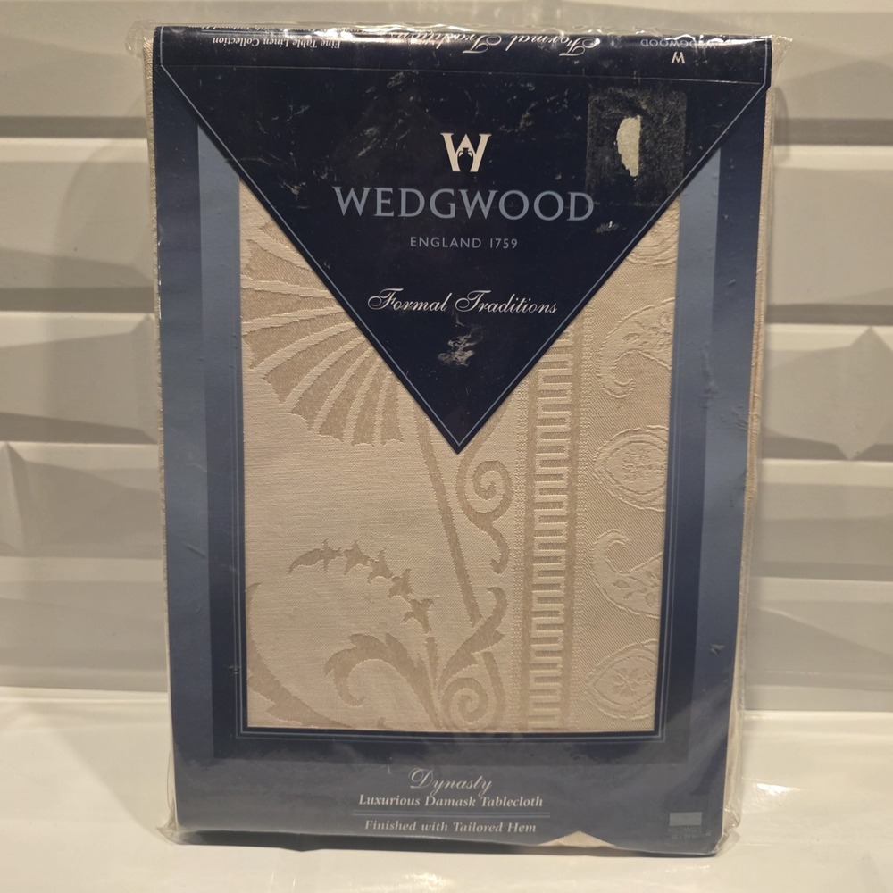 New Wedgwood Dynasty Formal‎ Traditions Parchment Damask Rectangle Tablecloth
